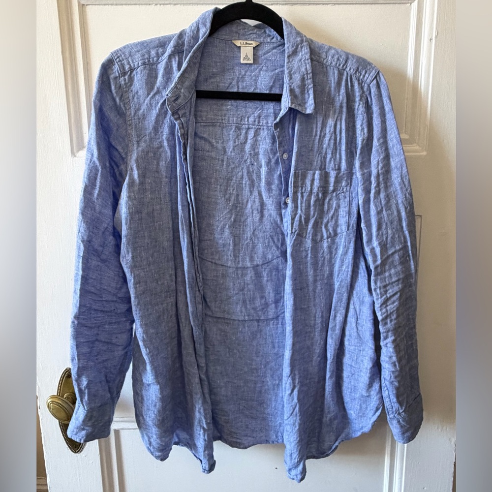 🌻L.L. Bean Light Blue Linen Button-Up Shirt